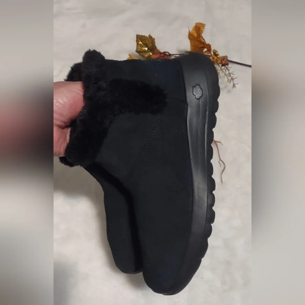 Women's Black Fur-Lined Boots
